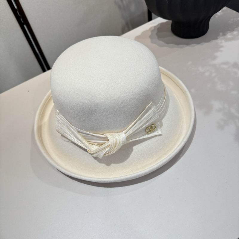 Valentino top hat 012601
